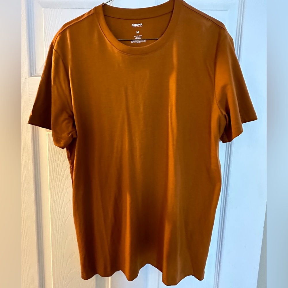 Sonoma Kohls short. Size M. Burnt orange color.